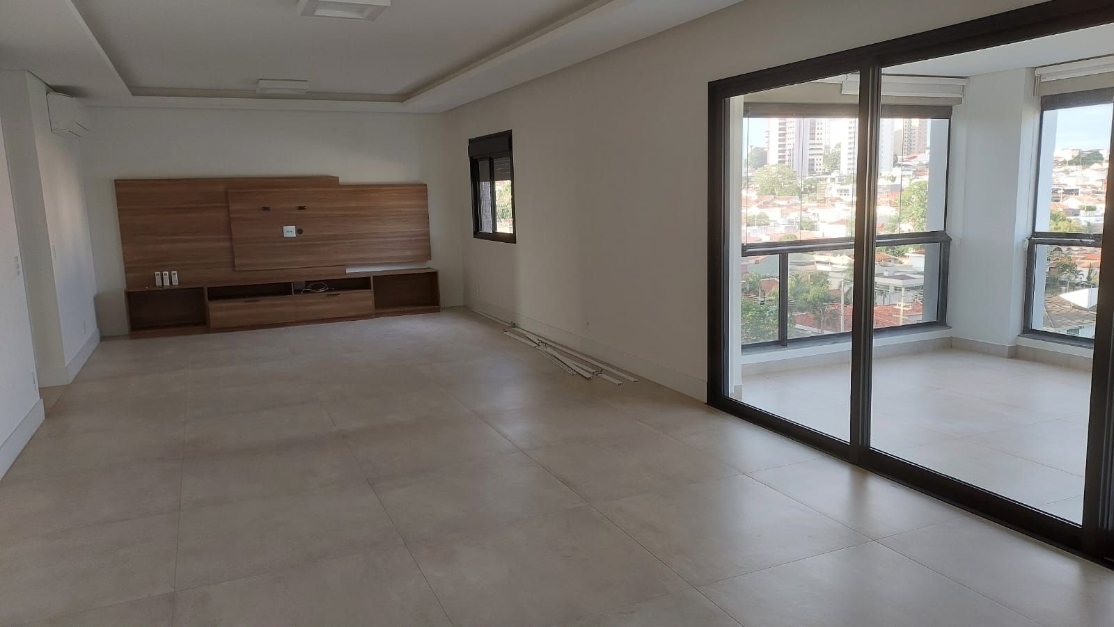 Apartamento à venda com 3 quartos, 209m² - Foto 9