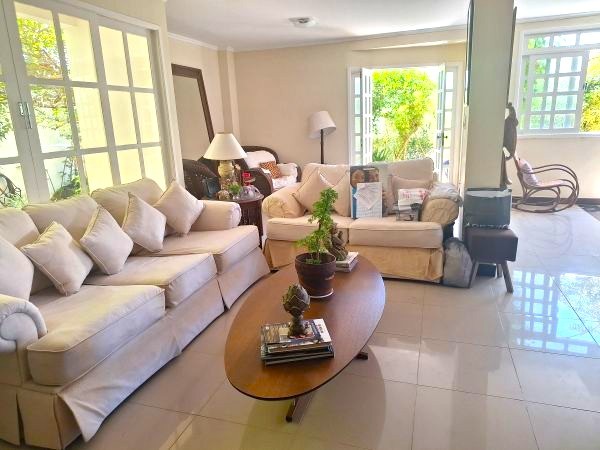 Casa para alugar com 6 quartos, 400m² - Foto 16