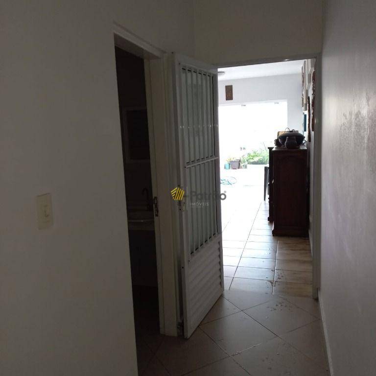 Casa à venda com 3 quartos, 270m² - Foto 25