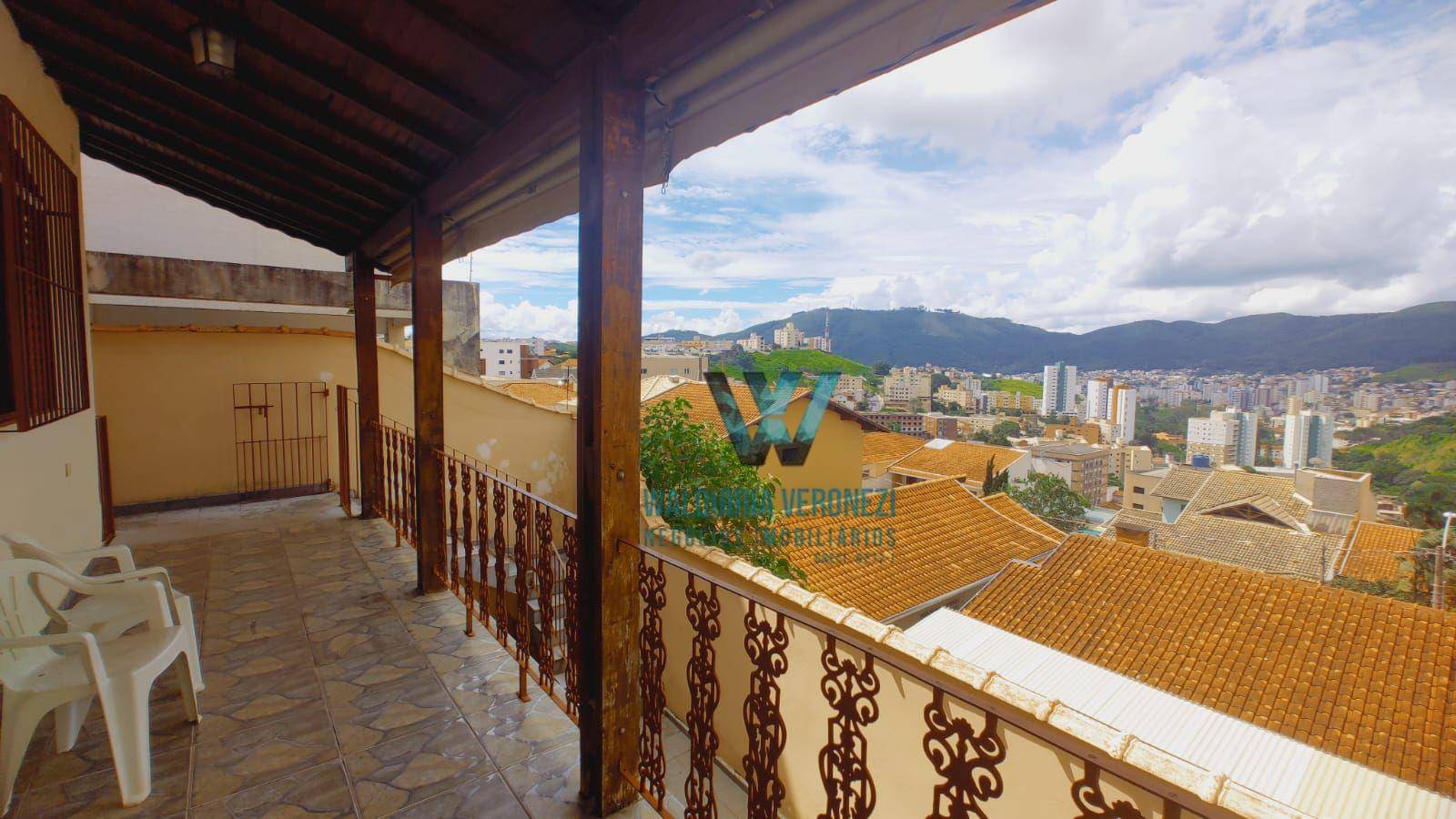 Casa à venda com 3 quartos, 197m² - Foto 14