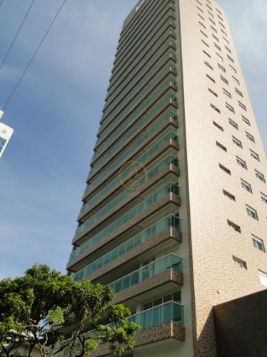 Apartamento à venda com 4 quartos, 191m² - Foto 2