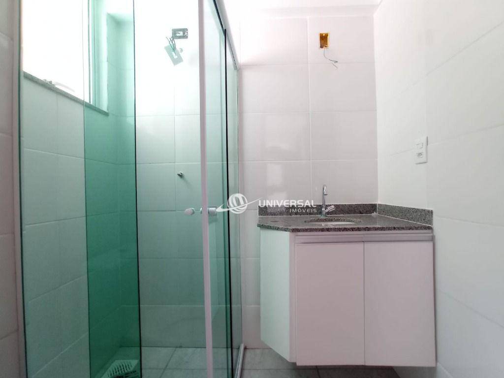 Apartamento para alugar com 2 quartos, 75m² - Foto 11