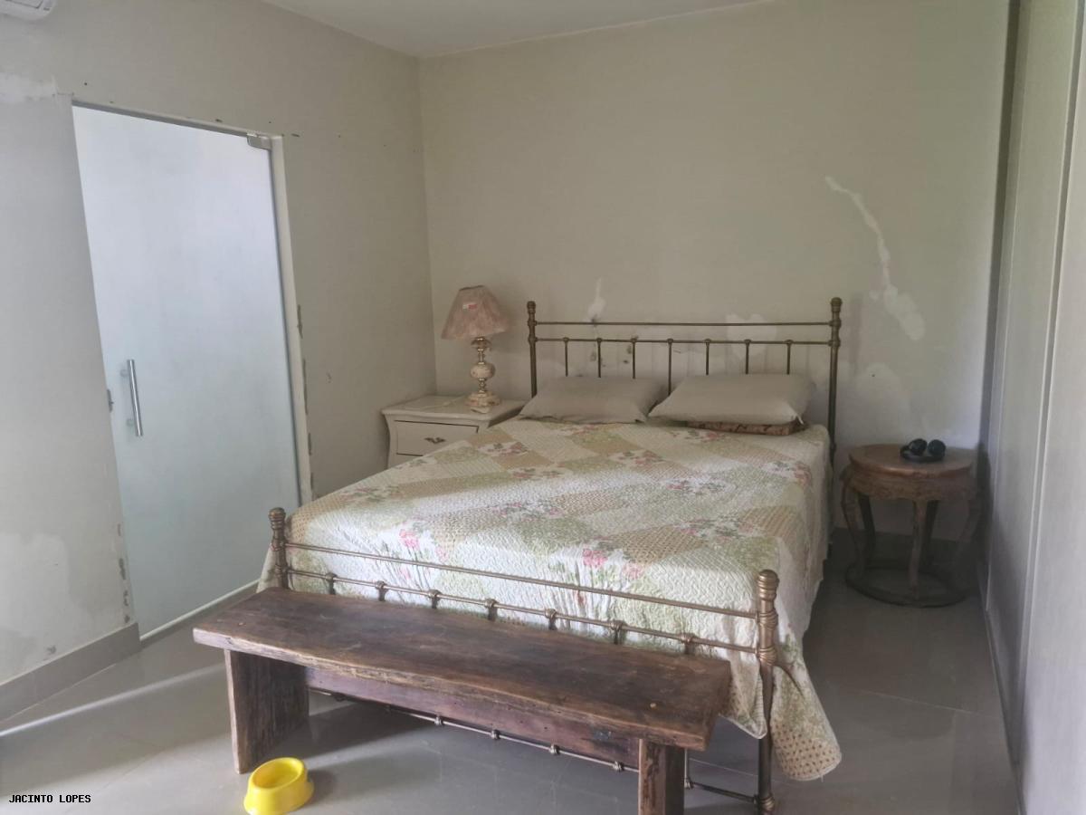 Casa de Condomínio à venda com 3 quartos, 250m² - Foto 18