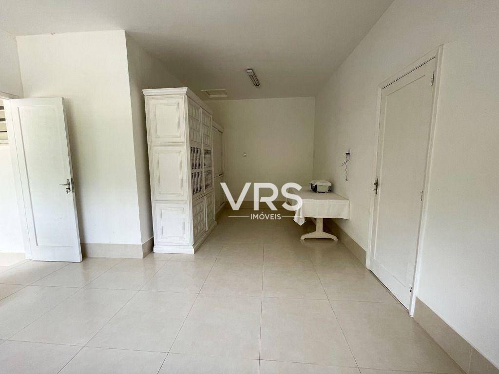 Casa à venda com 4 quartos, 350m² - Foto 13