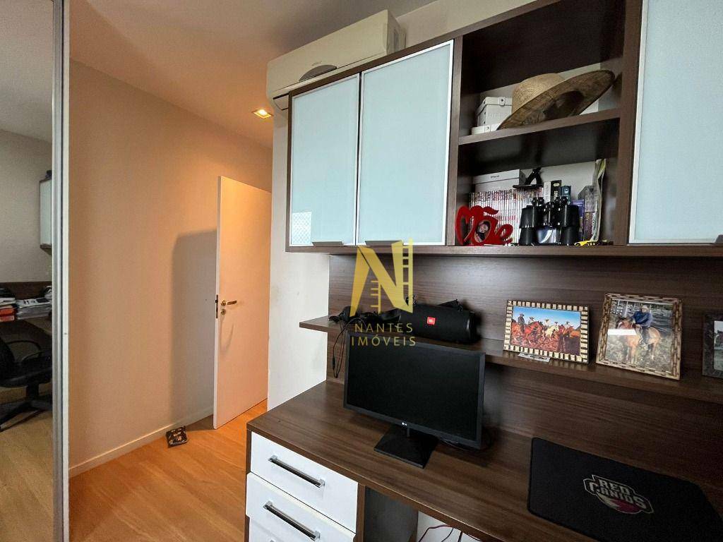 Apartamento à venda com 3 quartos, 165m² - Foto 22