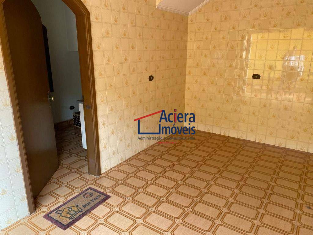 Casa de Condomínio para alugar com 5 quartos, 400m² - Foto 30