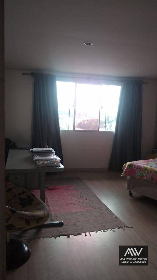 Casa à venda com 5 quartos, 168m² - Foto 33