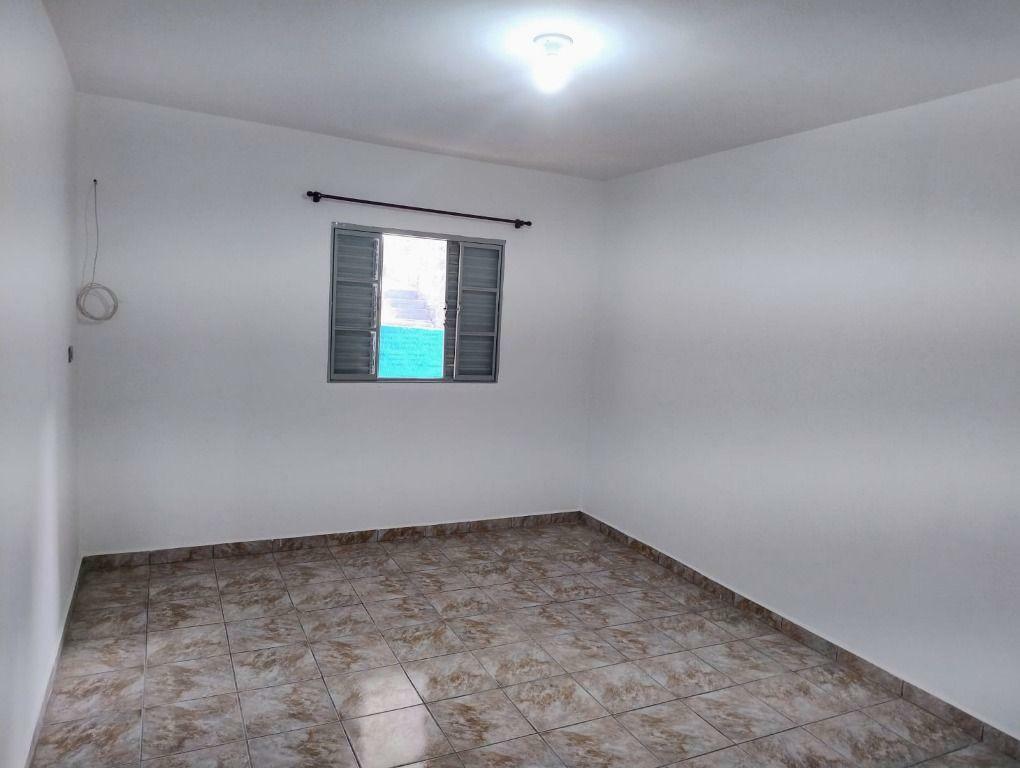 Casa à venda e aluguel com 1 quarto, 68m² - Foto 12