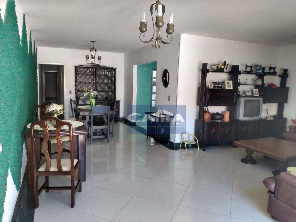 Casa à venda com 3 quartos, 190m² - Foto 1