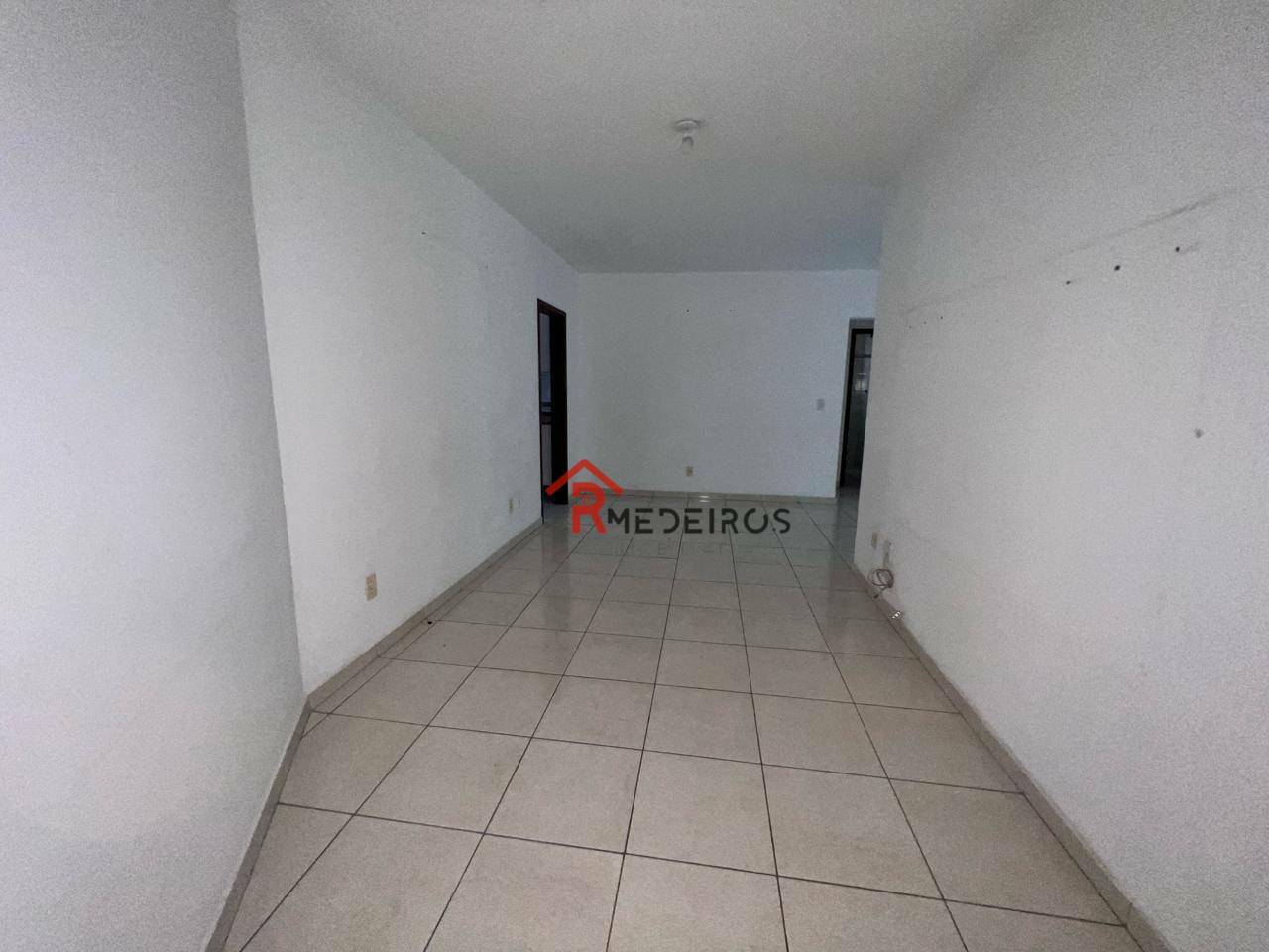 Apartamento à venda com 2 quartos, 79m² - Foto 2