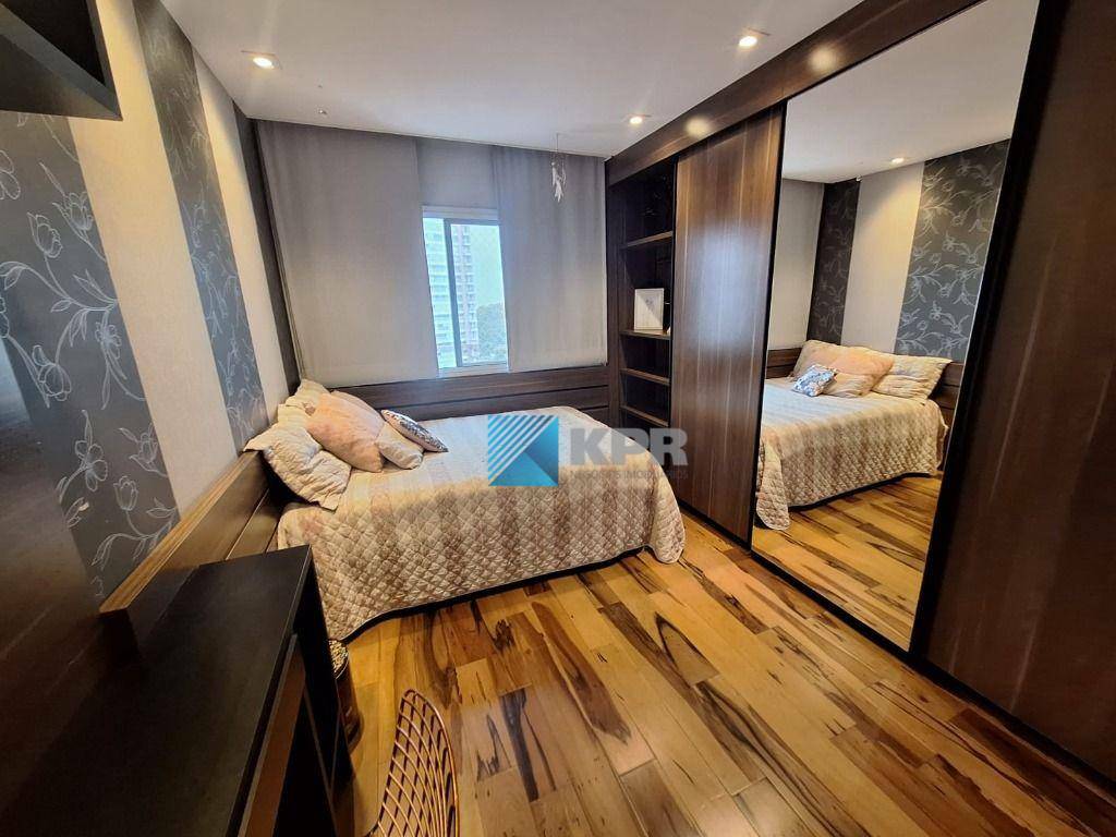 Apartamento para alugar com 3 quartos, 180m² - Foto 18