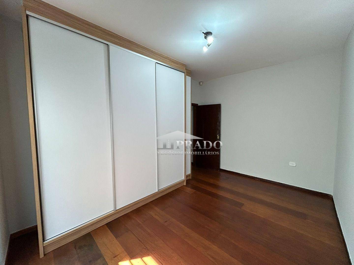 Casa à venda com 3 quartos, 220m² - Foto 19