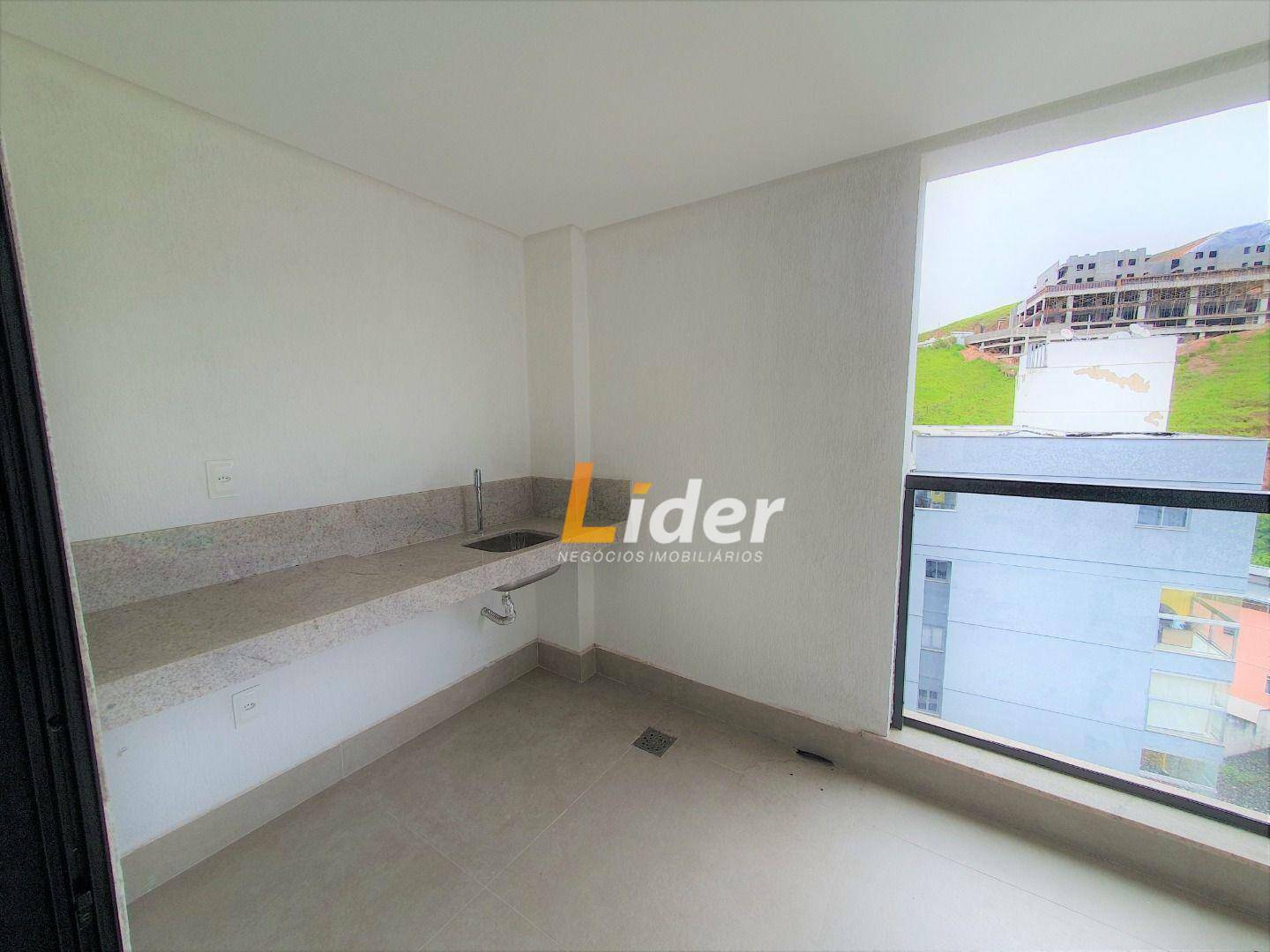 Apartamento à venda com 4 quartos, 170m² - Foto 6