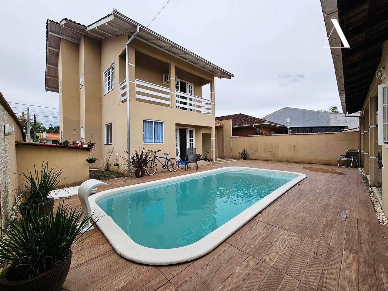 Casa, 3 quartos, 215 m² - Foto 1