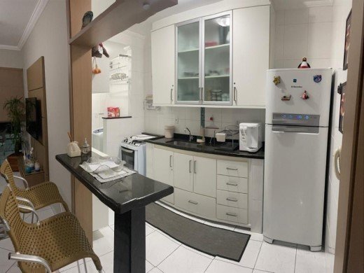 Apartamento à venda com 2 quartos, 70m² - Foto 19