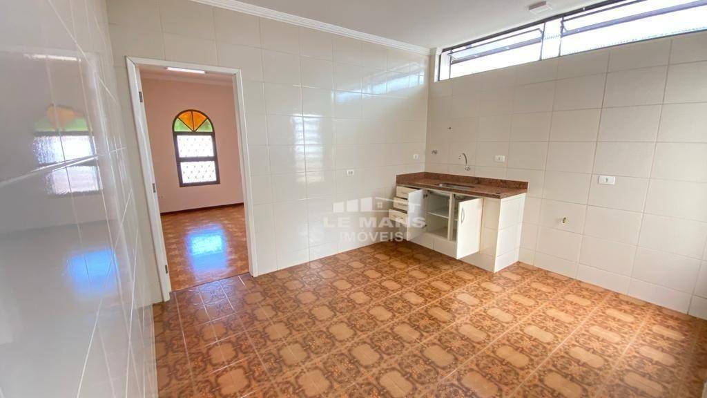 Casa à venda com 2 quartos, 94m² - Foto 1