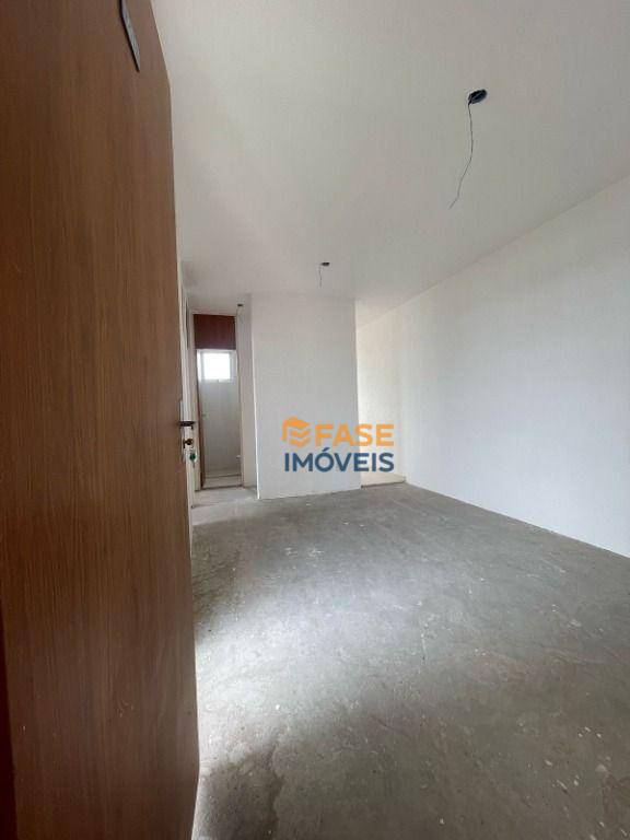 Apartamento à venda com 2 quartos, 42m² - Foto 2