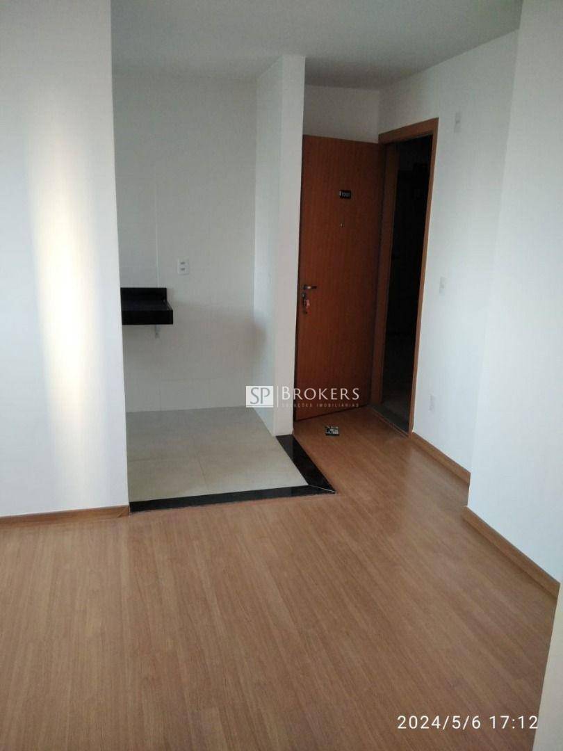 Apartamento à venda com 2 quartos, 43m² - Foto 3