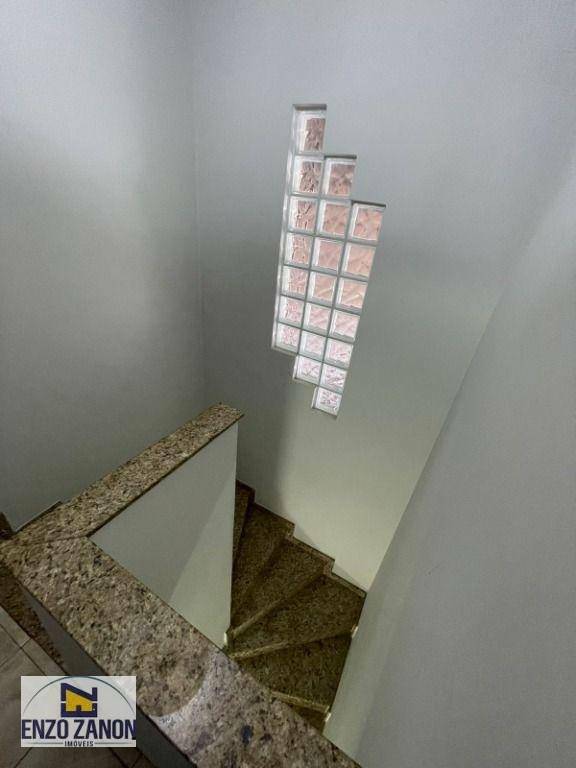 Sobrado à venda com 4 quartos, 200m² - Foto 5