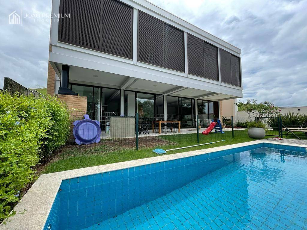 Sobrado à venda com 3 quartos, 380m² - Foto 1