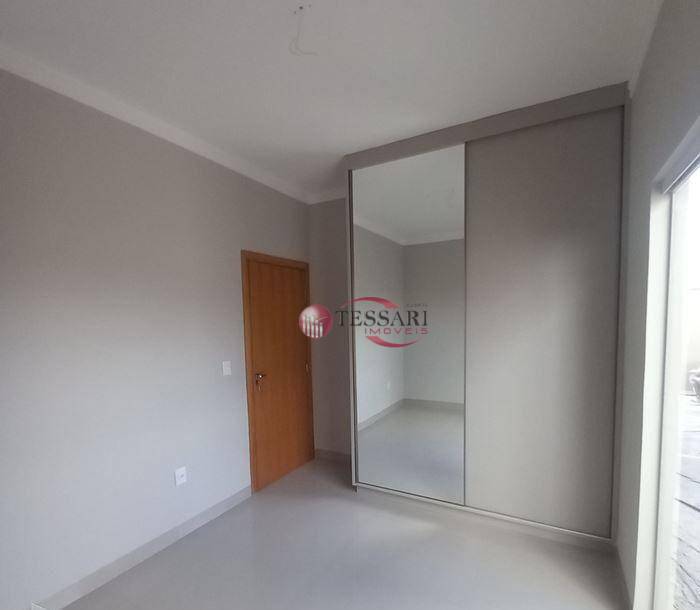 Casa para alugar com 3 quartos, 216m² - Foto 12