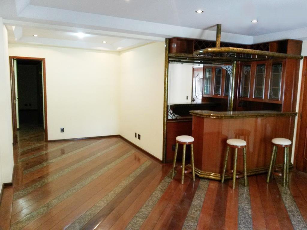 Apartamento à venda com 3 quartos, 150m² - Foto 2