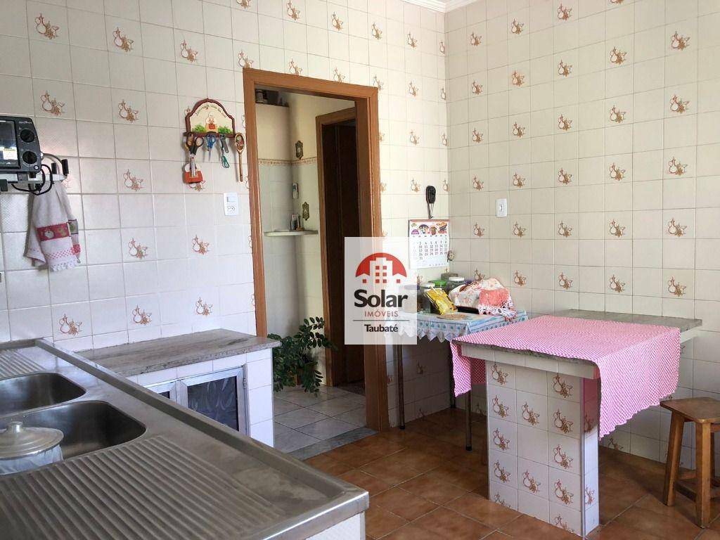 Casa à venda com 4 quartos, 200m² - Foto 17