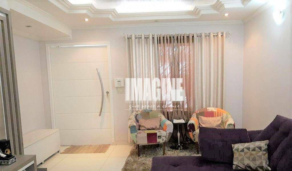 Casa à venda com 4 quartos, 260m² - Foto 1