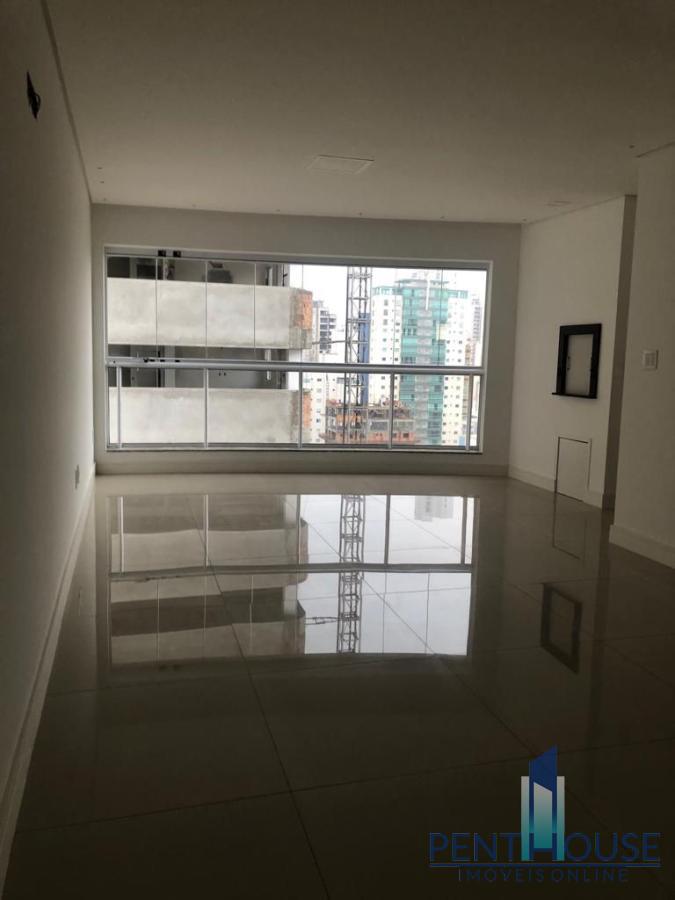 Apartamento para alugar com 3 quartos, 132m² - Foto 4