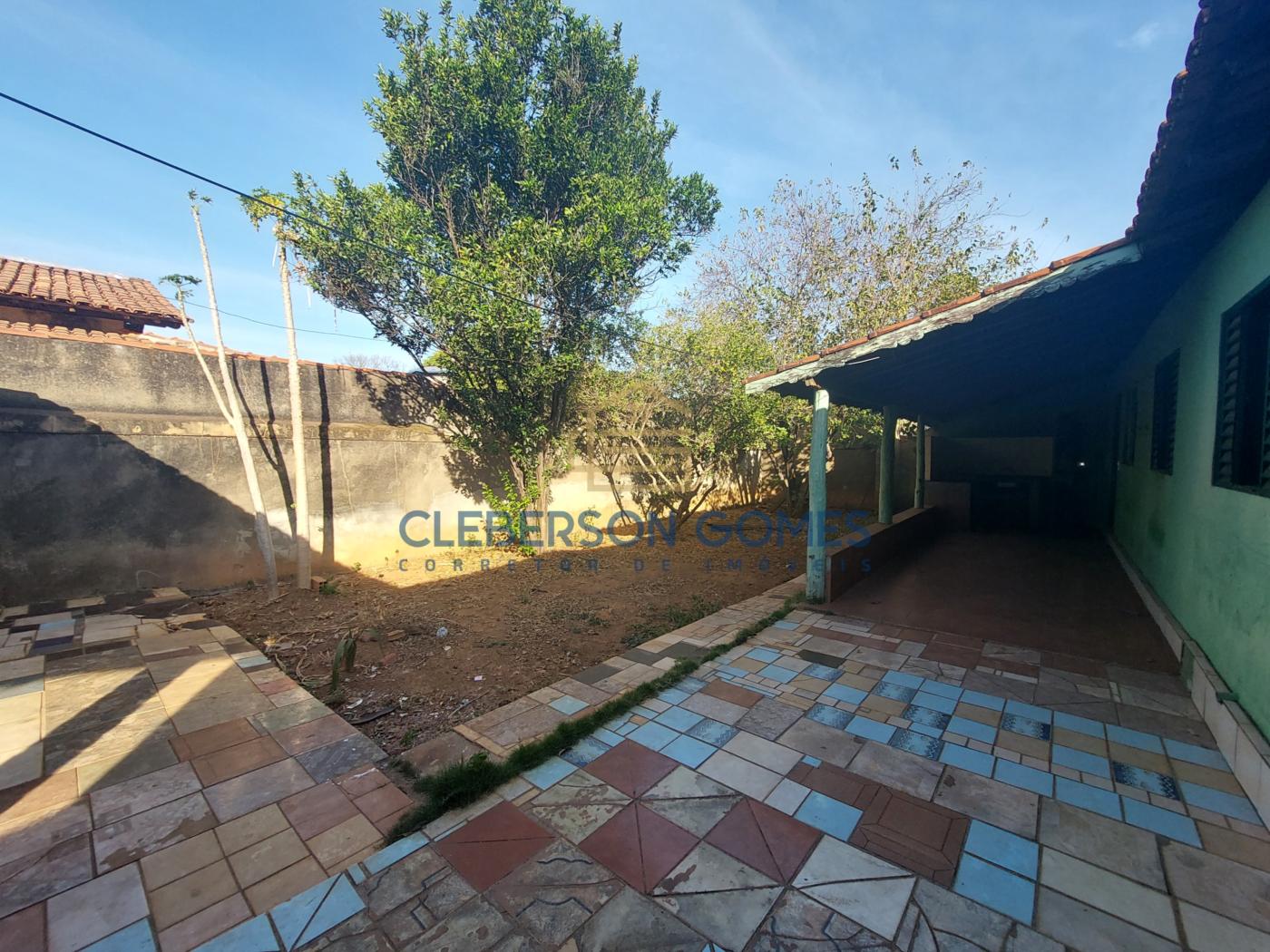 Casa à venda com 2 quartos, 360m² - Foto 3