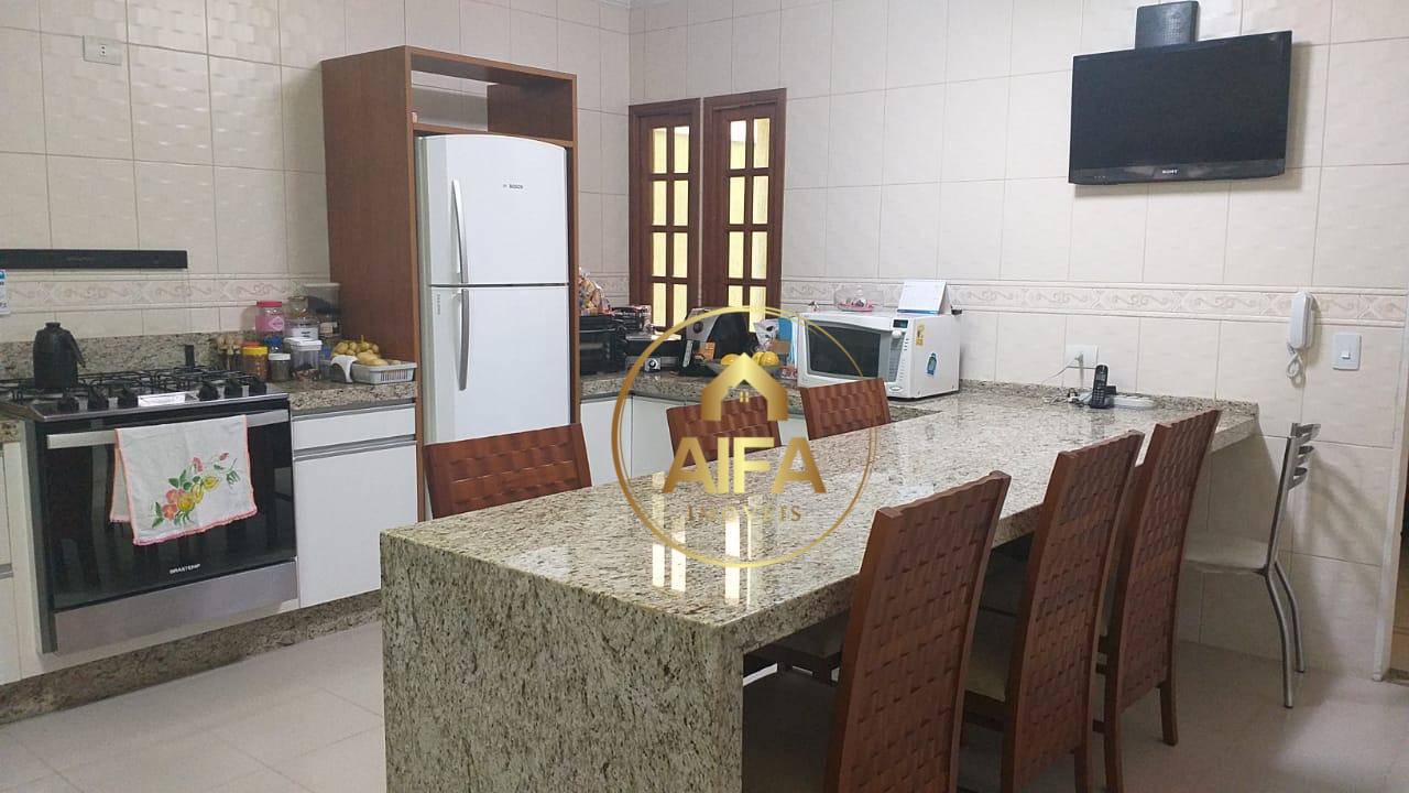 Sobrado à venda com 3 quartos, 306m² - Foto 2