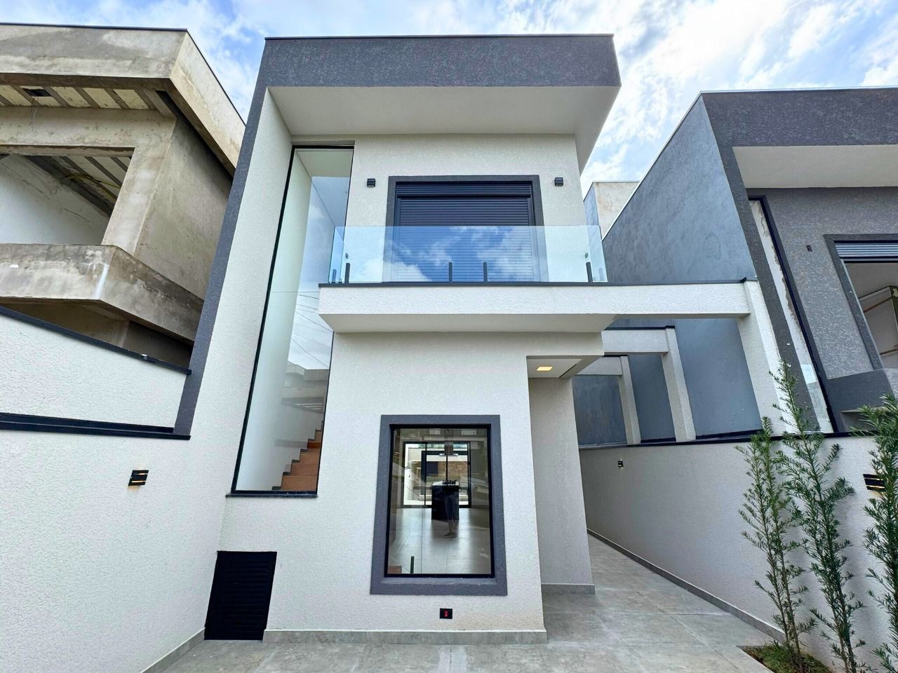 Casa à venda com 3 quartos, 135m² - Foto 1