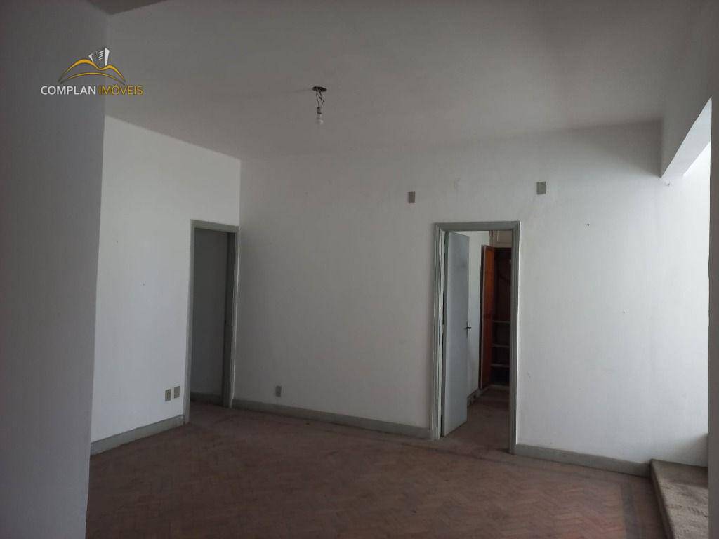 Apartamento à venda com 3 quartos, 140m² - Foto 1