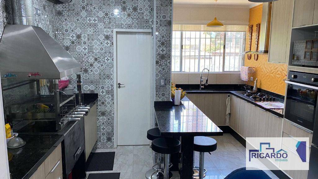 Sobrado à venda com 3 quartos, 132m² - Foto 1