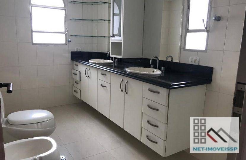 Apartamento para alugar com 5 quartos, 240m² - Foto 15