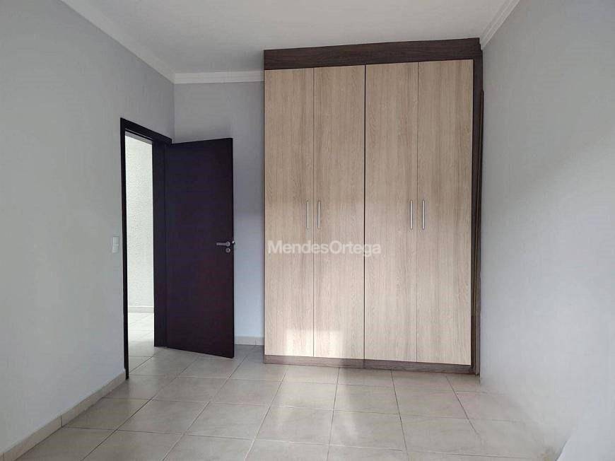 Casa à venda com 3 quartos, 242m² - Foto 10