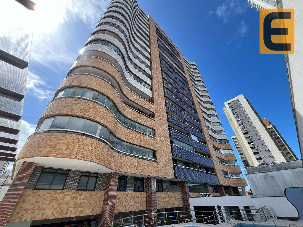 Apartamento à venda com 3 quartos, 221m² - Foto 1