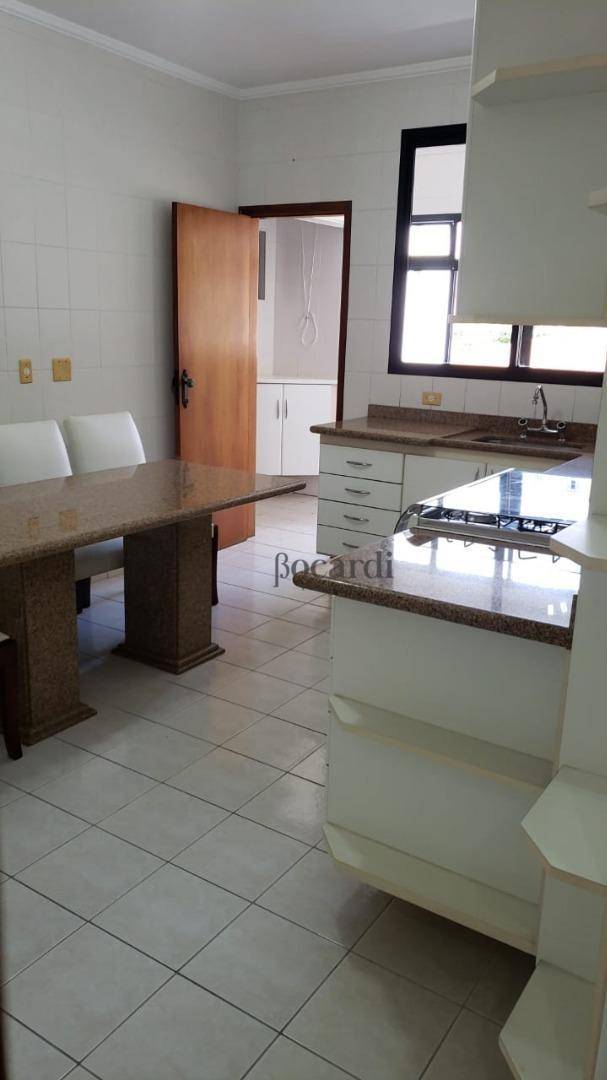 Apartamento à venda com 3 quartos, 118m² - Foto 1