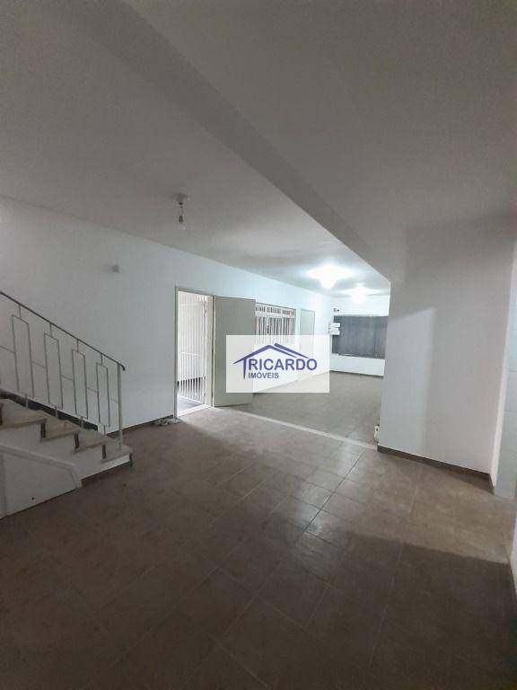 Casa para alugar com 4 quartos, 240m² - Foto 45