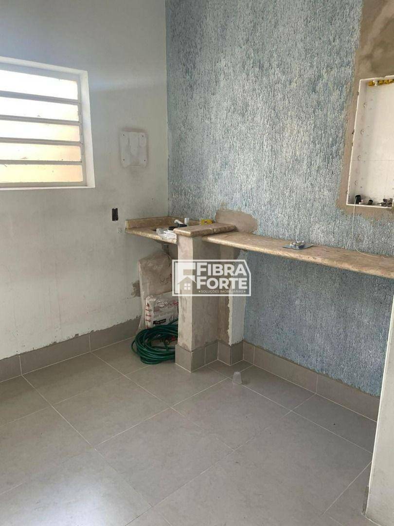 Casa à venda com 5 quartos, 200m² - Foto 22