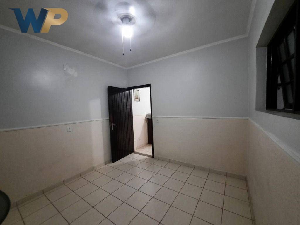 Casa à venda com 5 quartos, 180m² - Foto 6