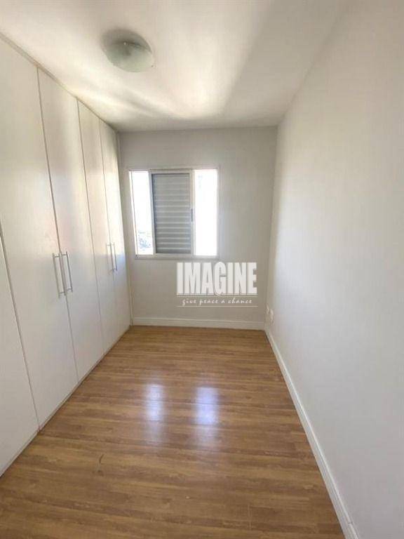 Apartamento à venda com 2 quartos, 65m² - Foto 8