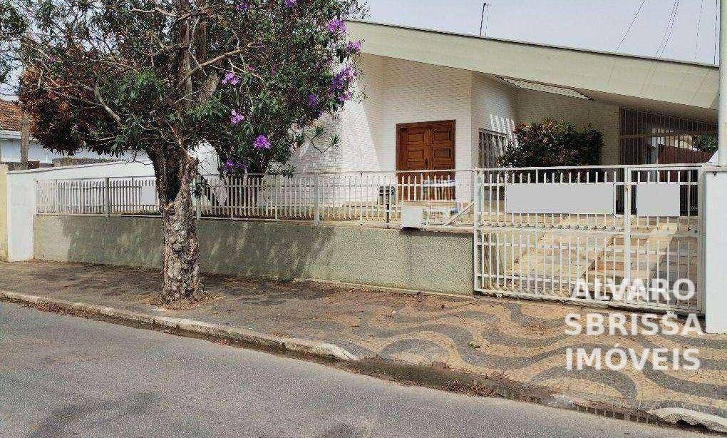 Casa à venda com 3 quartos, 300m² - Foto 3