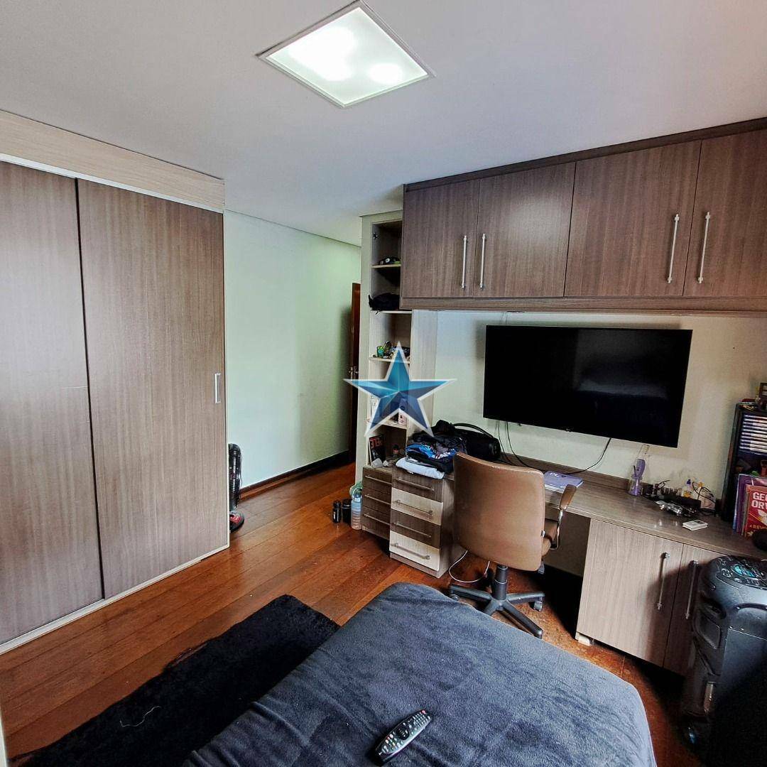 Sobrado à venda com 4 quartos, 220m² - Foto 3