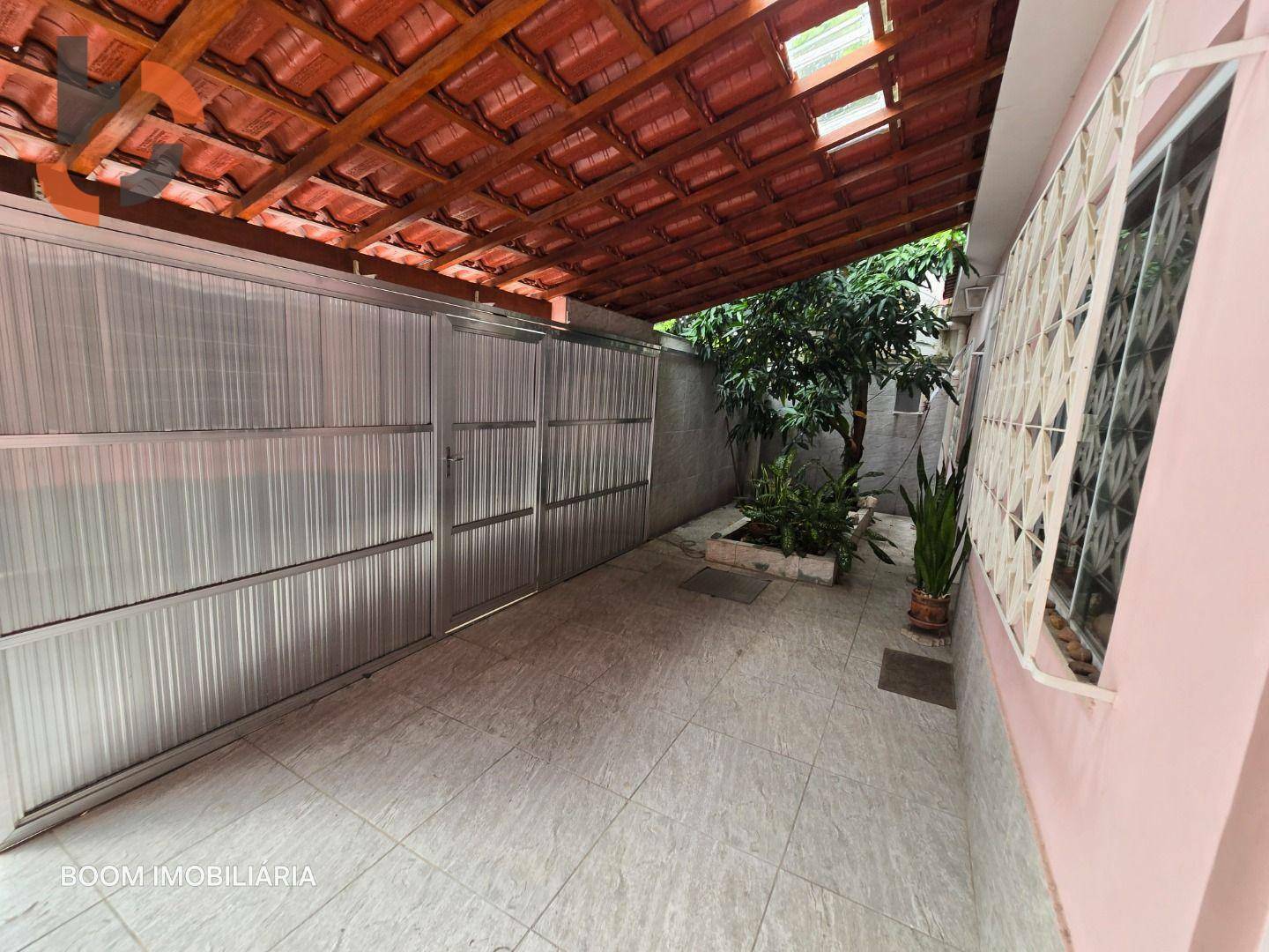 Casa à venda com 2 quartos, 200m² - Foto 4