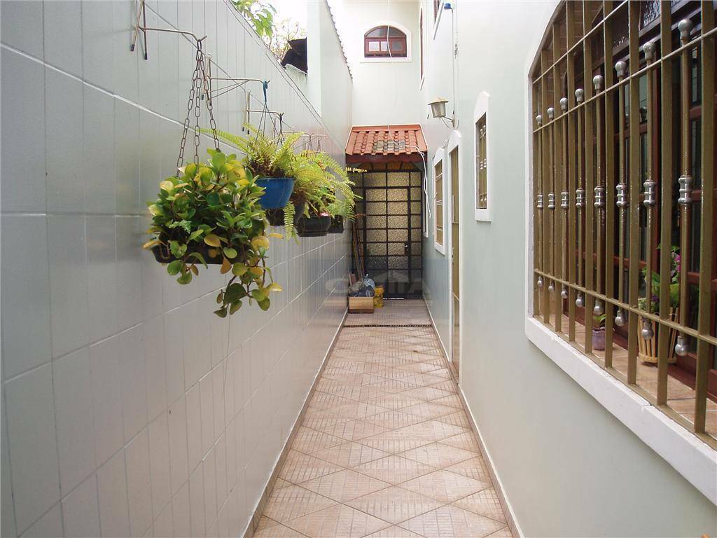 Sobrado à venda com 5 quartos, 250m² - Foto 8