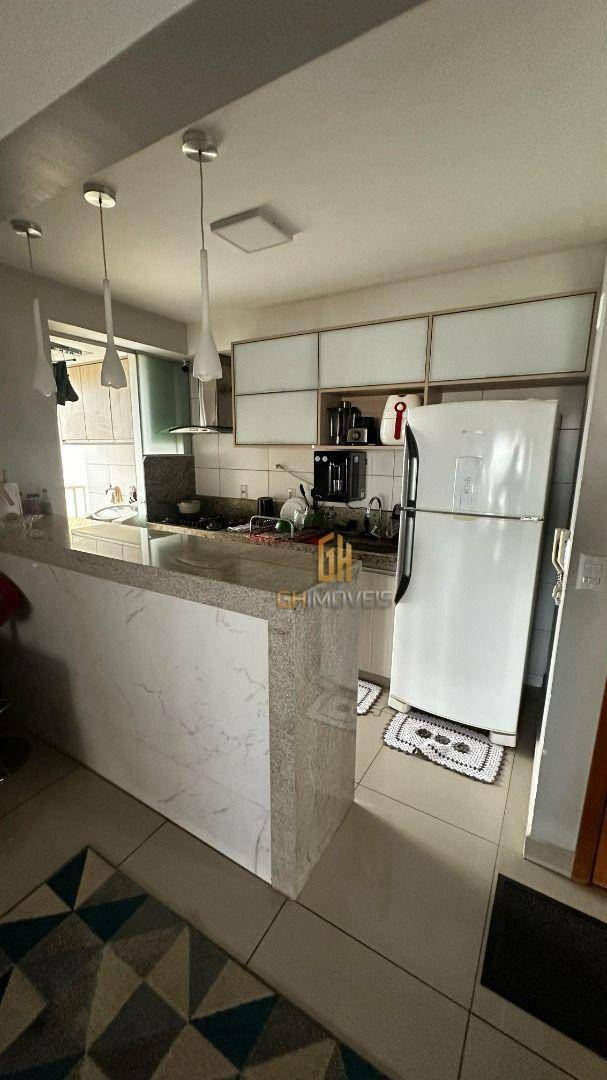 Apartamento à venda com 3 quartos, 76m² - Foto 2