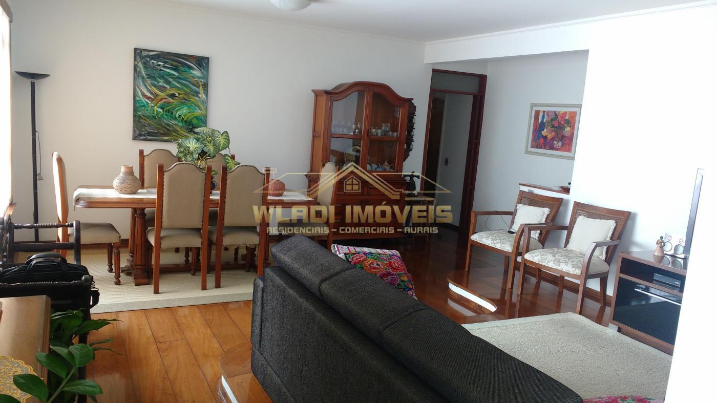 Apartamento à venda com 3 quartos, 140m² - Foto 4