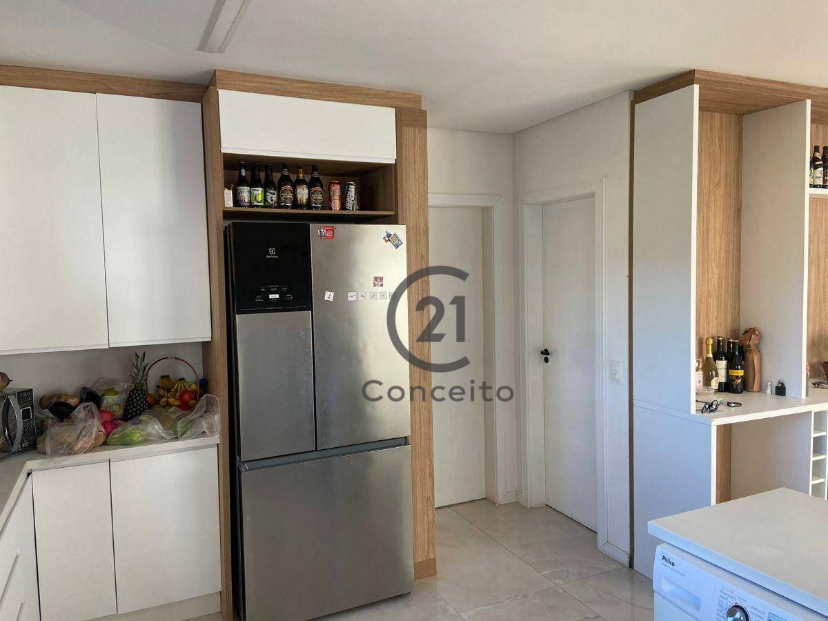 Casa para alugar com 5 quartos, 273m² - Foto 2