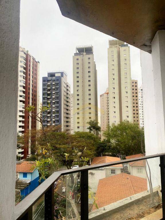 Apartamento à venda com 3 quartos, 93m² - Foto 2